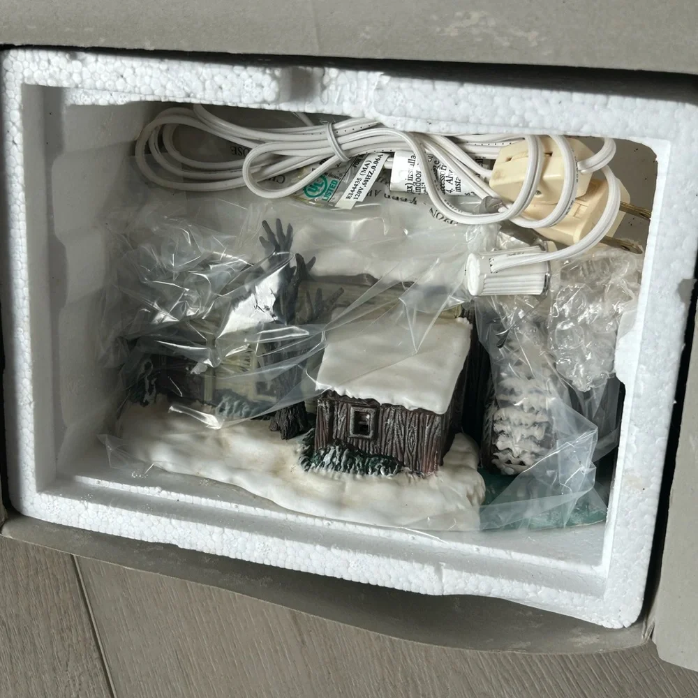 unused vintage Jo Ann’s Christmas village house - Picture 6 of 9